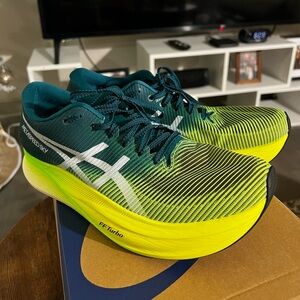 Asics metaspeed sky   8.5 LOW MILEAGE